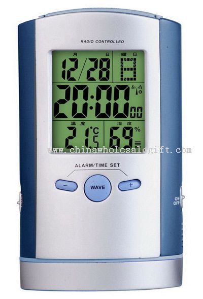 Radio Controlled Clock w/ Flashlight